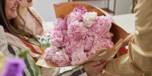 How to Build a Mother’s Day Bouquet That Reflects Her Favourite Season