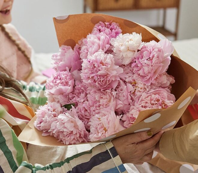 How to Build a Mother’s Day Bouquet That Reflects Her Favourite Season